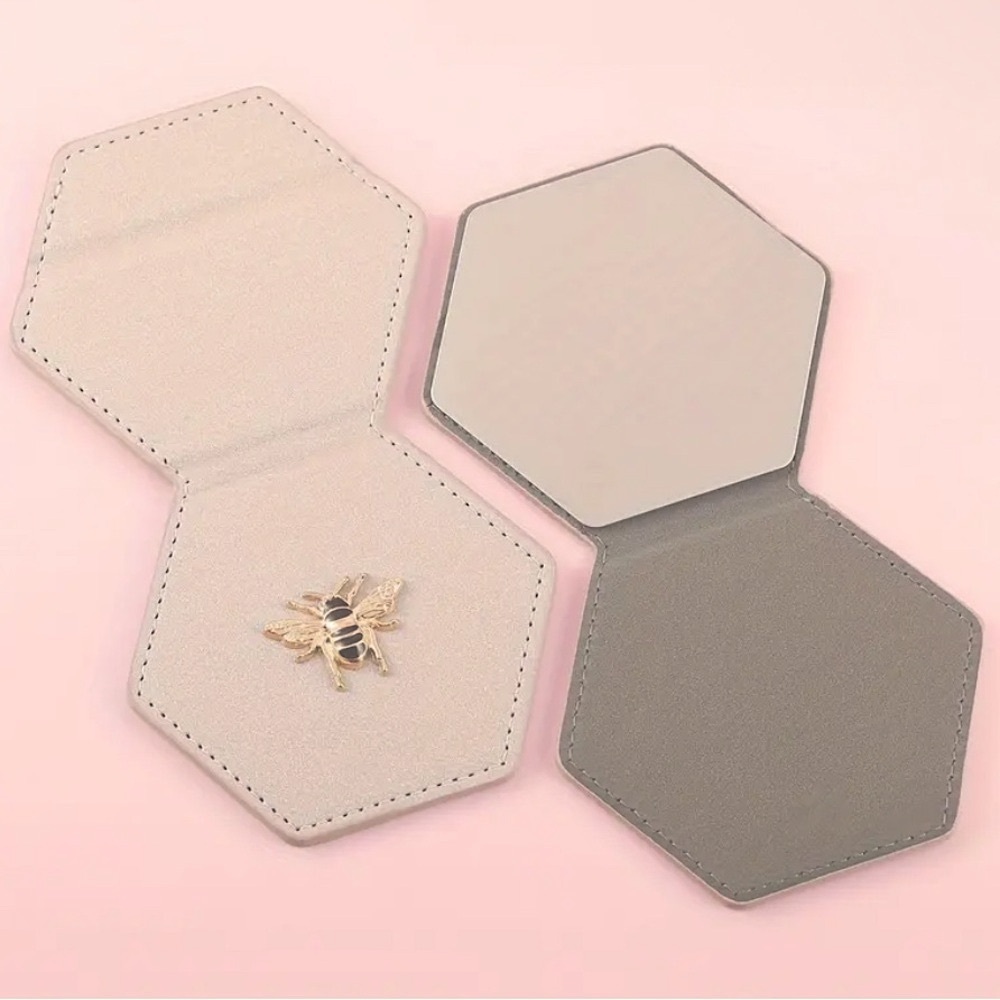 BEE ๐ Cream/White & Gold Hexagon Compact Mirror NWT - Picture 3 of 3